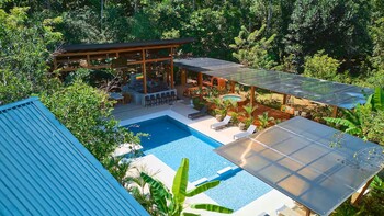 Blossom Paradise Retreat