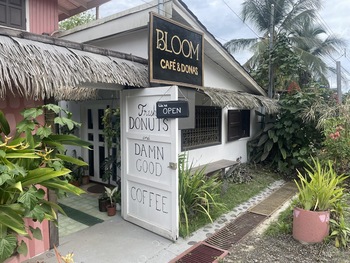 Bloom Cafe Donas