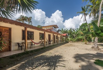 Yucca Beachfront Hotel